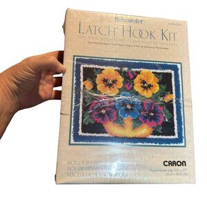 Vtg Caron WonderArt POT OF PANSIES Latch Hook Kit #4294  20" x 27" Flower Rug NI